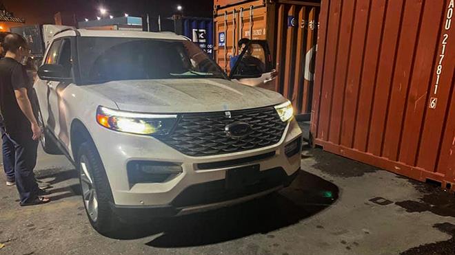 Ford Explorer mới về Việt Nam, giá hơn 4 tỷ đồng